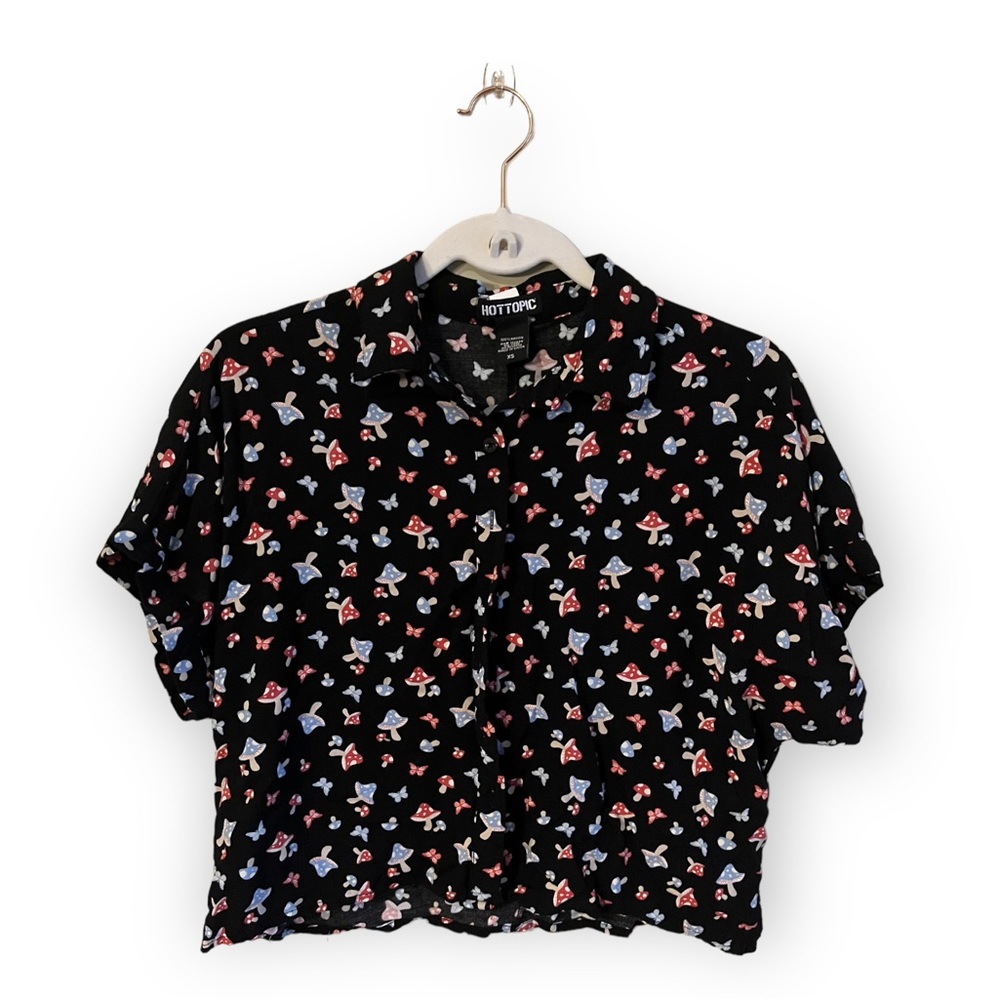 Mushroom Lovers Patterned Cropped Button Down Top
